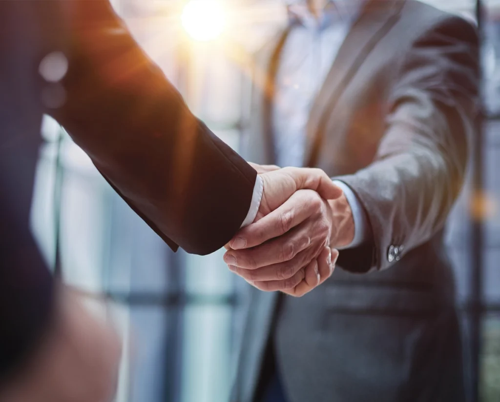 Groupe Morin - Serrer mains